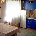 House Robinson Tiziana بيت للعطل *