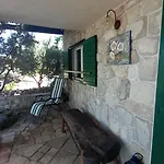 House Robinson Tiziana بيت للعطل