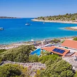 بيت للعطل House Robinson Tiziana