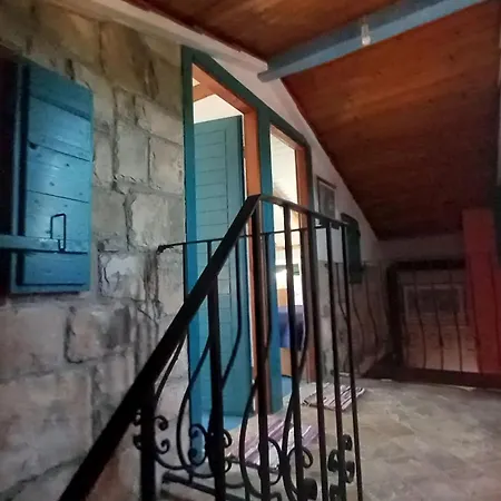 House Robinson Tiziana بيت للعطل *